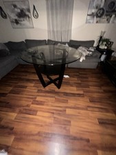 Mesa de jantar redonda de vidro resistente tampo de vidro e elegante base de madeira escura preta comprar usado  Enviando para Brazil