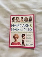 The illustrated guide usato  Spedire a Italy