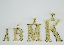 Dije colgante de letras alfabeto inicial de oro amarillo liso de 10 K 4 tamaños segunda mano  Embacar hacia Mexico
