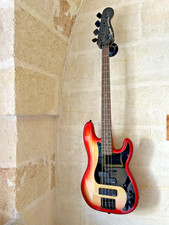 Basso elettrico fender usato  Anzio