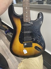 Guitarra Fender Squier Stratocaster faltando 1 corda comprar usado  Enviando para Brazil