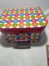 Kit de mala de costura The Land of Nod com máquina de brinquedo Singer Ez Stitch, estojo comprar usado  Enviando para Brazil