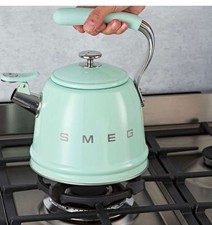 Chaleira de chá assobiando aço inoxidável SMEG, 2 1/2 qt. Verde perfeito colorido , usado comprar usado  Enviando para Brazil