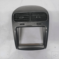 Rivestimento centr. cruscotto usato Rivestimento centr. cruscotto usato  Italia