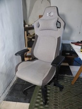Chaise gamer gris d'occasion  Ganges