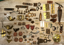Lote de 91 peças mais antigas e antigas Asst Steamer Trunk Hardware Steam Punk Rust Patina comprar usado  Enviando para Brazil
