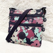 Kipling allover logo d'occasion  Expédié en Belgium