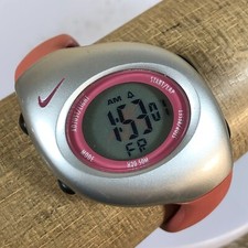 Usado, Relógio digital Nike feminino D394391 pulseira de borracha cinza/rosa 38 mm quartzo 6 1/2" comprar usado  Enviando para Brazil