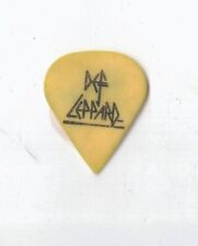 Def Leppard 1999 Euphoria turnê concerto assinatura Rick Savage palheta de guitarra comprar usado  Enviando para Brazil