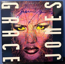 Álbum Love on Top of Love 12" lp assinado por Grace Jones comprar usado  Enviando para Brazil