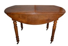 Elegante tavolo con usato  Borgo San Dalmazzo