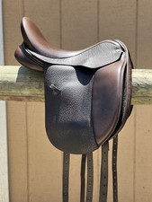 Täkt dressage saddle d'occasion  Expédié en Belgium