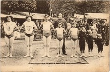 Cpa paris famille d'occasion  Expédié en France