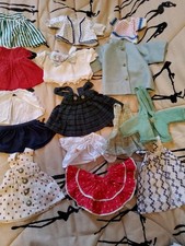 Lot vetements poupées d'occasion  La Tour-du-Pin