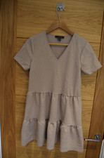 VESTIDO EM CAMADAS COR PEDRA GOLA V MANGA CURTA TAMANHO 8 EU 36 R5 comprar usado  Enviando para Brazil