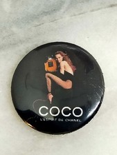 Broche badge vip d'occasion  Aire-sur-l'Adour