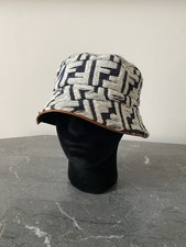 Fendi bucket hat usato  Conegliano