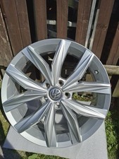 Tiguan gebraucht kaufen  Ortenburg