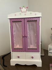 Usado, Guarda-roupa armário boneca armário madeira branca tecido rosa coroa tiara 22" de altura comprar usado  Enviando para Brazil