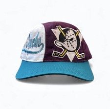 Chapéu Snap Back Vintage Anos 90 Logotipo Athletic Might Ducks - Tamanho Único - Raro comprar usado Chapéu Snap Back Vintage Anos 90 Logotipo Athletic Might Ducks - Tamanho Único - Raro comprar usado  Enviando para Brazil