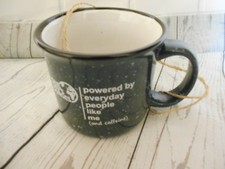 Caneca preta cinza salário de um dia alimentada por pessoas cotidianas como eu e cafeína comprar usado Caneca preta cinza salário de um dia alimentada por pessoas cotidianas como eu e cafeína comprar usado  Enviando para Brazil