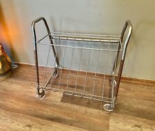 Suporte de TV ou estéreo vintage carregador livro rack tom dourado metal e madeira carrinho rodas MCM comprar usado  Enviando para Brazil