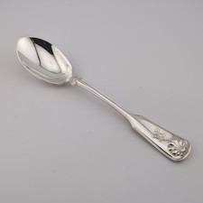 Colher de sorvete Tiffany prata esterlina com concha e linha - 5 5/8" - com monograma comprar usado Colher de sorvete Tiffany prata esterlina com concha e linha - 5 5/8" - com monograma comprar usado  Enviando para Brazil