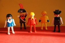 Playmobil personaggi vari usato  Milano