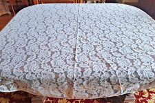 Lace oval tablecloth d'occasion  Expédié en Belgium