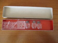 Glass salt shakers d'occasion  Expédié en Belgium