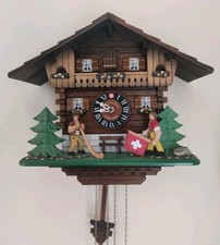 Horloge coucou redécorée d'occasion  Corbeil-Essonnes