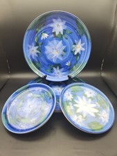 Coleção De Esmeralda Salada 2 de cerâmica e 2 Pratos De Jantar Branco Lily Flores... comprar usado  Enviando para Brazil