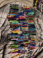 115 canetas com miçangas, todas as cores diferentes comprar usado  Enviando para Brazil