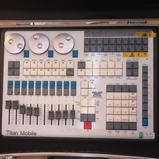 Console mobile avolites usato  Spedire a Italy