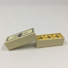 Dados e caixa de pôquer vintage St George feitos na Inglaterra parecem novos em excelente estado comprar usado  Enviando para Brazil