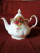 Large vintage teapot for sale  READING
