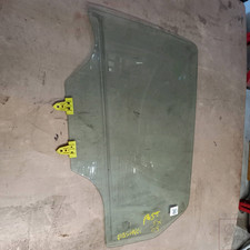 82301jd000 scendente porta usato  Italia
