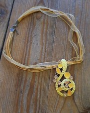 Collier pendentif jaune d'occasion  Monistrol-sur-Loire