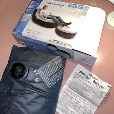 Espreguiçadeira inflável Intex 68564E ultra com porta-copo e conjunto otomano, cinza comprar usado  Enviando para Brazil