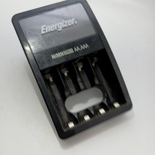 #P) Carregador de bateria Energizer NiMH AA AAA CHVCM4DE para pilhas AA e AAA comprar usado  Enviando para Brazil