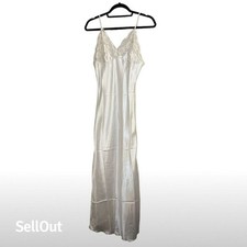 Women white satin d'occasion  Expédié en Belgium