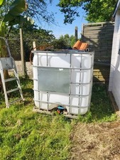 Cuve eau 1000l d'occasion  Pouyastruc