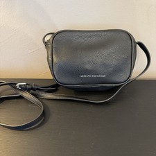 Bolsa tiracolo Armani Exchange preta seixo bolsa pequena feminina alça ajustável comprar usado  Enviando para Brazil