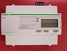 Schneider iem3350 lcd d'occasion  Saint-Cyr-l'École