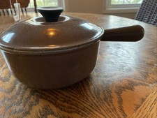 Usado, Panela de molho LE CREUSET ferro fundido com tampa #20 2,5 qt. Esmalte marrom vintage comprar usado  Enviando para Brazil