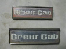 Crew Cab Emblem 1973-1979 Ford Truck, para-lama dianteiro, TEM TODOS OS PINOS! Vendido como conjunto! comprar usado  Enviando para Brazil