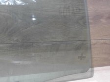 Vitre arriere droit d'occasion Vitre arriere droit d'occasion  Sens