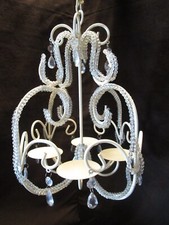 Candelabro colgante de 4 brazos con pergamino de metal colgante con prisma y cuentas 14”T segunda mano  Embacar hacia Mexico