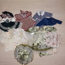 Lot robes poupées d'occasion  Aix-en-Provence-