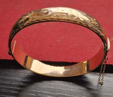 Exquisite 9ct gold for sale  CHELTENHAM